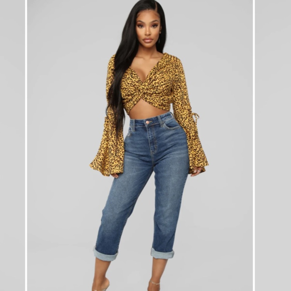 Fashion nova top 🖤 - Picture 3 of 10